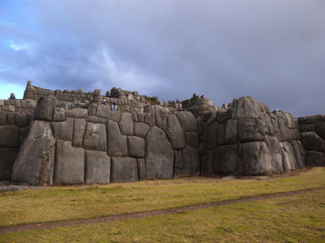 9 esinettä ja rakennetta, joiden alkuperästä ihmiset epäilevät muukalaisia