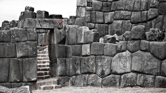 9 esinettä ja rakennetta, joiden alkuperästä ihmiset epäilevät muukalaisia