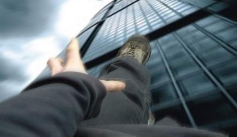 2-vuotias tyttö putosi 17. kerroksesta ilman vakavia vaurioita