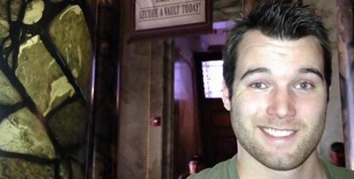 Amerikkalainen menetti päänsä käynnistämällä häneltä ilotulituksen