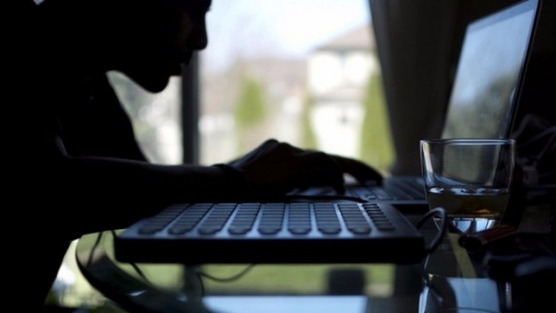 Amerikka vaatii avioliittoa kannettavan kanssa