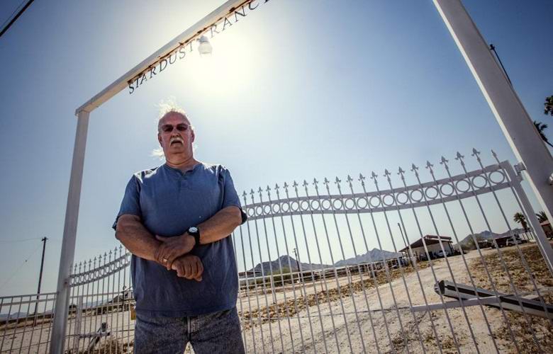 Amerikkalainen myy ranchia, joka houkuttelee aggressiivisia ulkomaalaisia