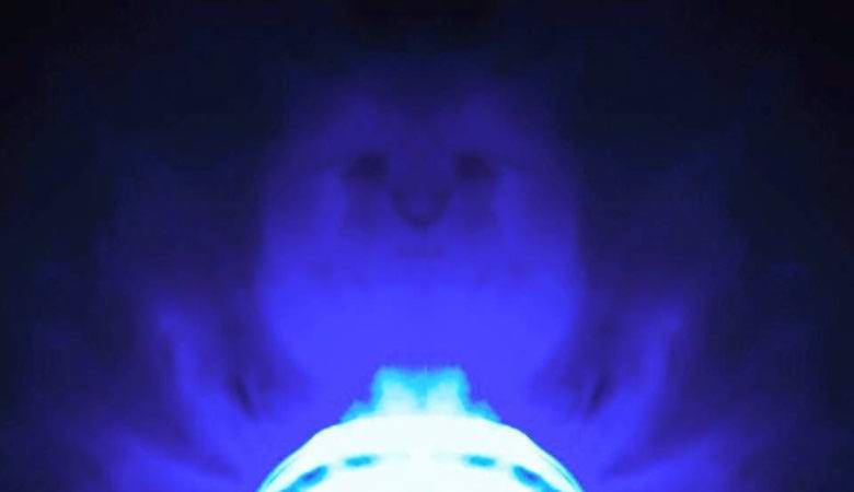 Amerikkalainen valokuvasi lyhytaikaista kissaa savunpistoksilla