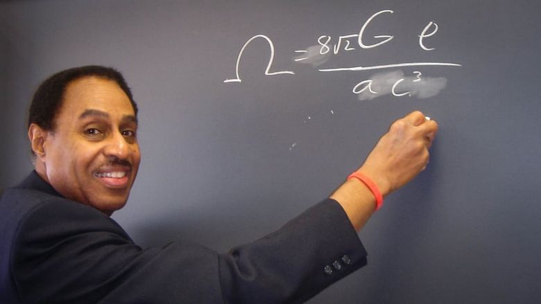 Amerikkalainen astrofysiikko sanoi tietävänsä kuinka aikakone toimii