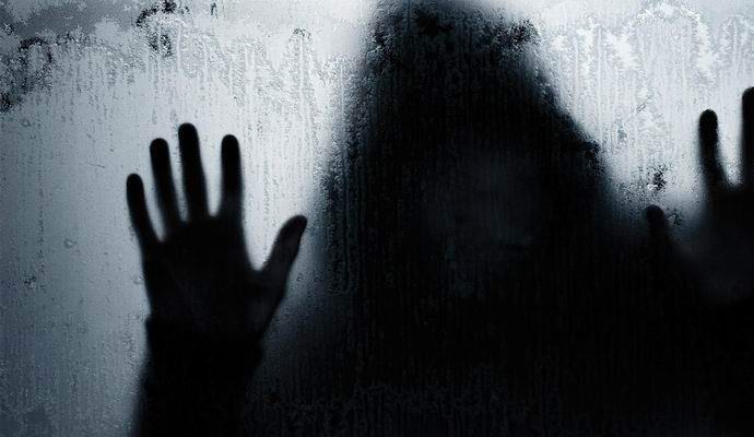 Amerikkalainen opiskelija filmetti poltergeistien keppoja