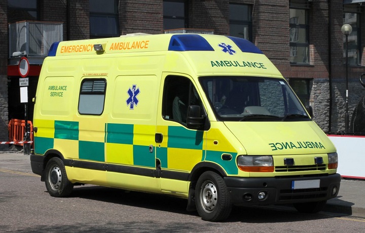 Englantilainen halvaantunut illallisen jälkeen kana