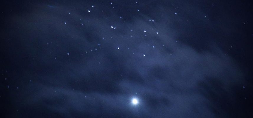 Tähtitieteellinen tapahtuma: Venus ylittää Pleiades-klusterin 