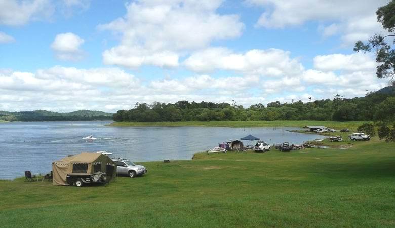 Australialaiset vangitsivat selittämättömän tumman esineen taivaalla