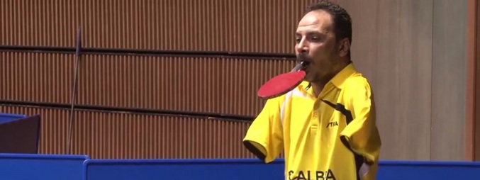 Armless tennispelaaja antaa rohkeutta