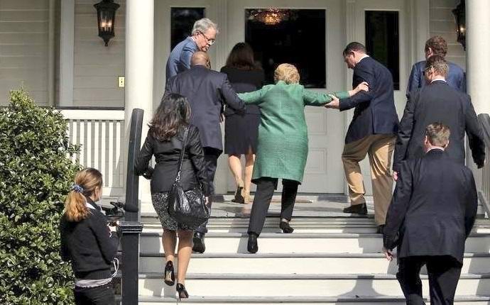 Sairas Hillary Clinton korvataan parilla?