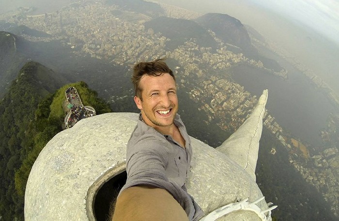 Jatketaanko taistelu selfiesi kanssa?