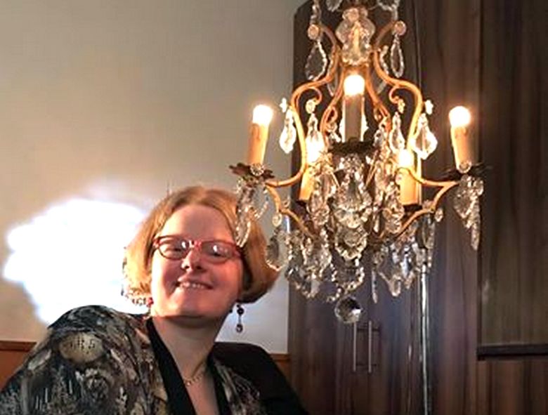 Brittiläiset päättivät kihlautua kattokruunuun