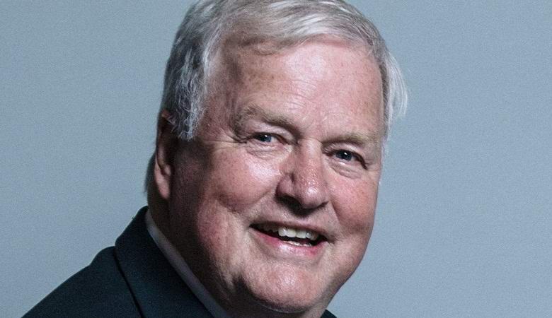 Brittiläinen poliitikko paljasti Loch Nessin hirviön salaisuuden