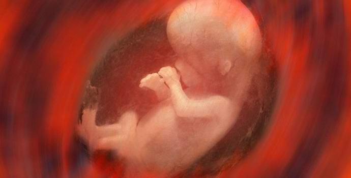 Neljä-vuotias intialainen poika osoittautui raskaaksi