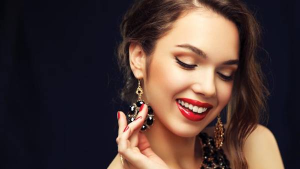 merkki menettää korvakorun 