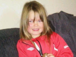 Järjetön tyttö käveli viisi kilometriä valtatietä vahingoittamatta itseään