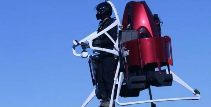 Dubain palomiehille annetaan jetpacks