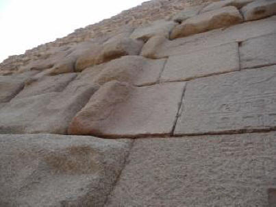 Egyptiläiset eivät rakentaneet pyramideja!