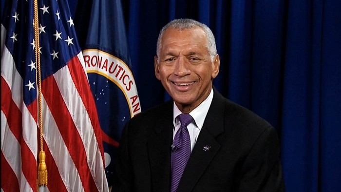 NASA: n entinen pääjohtaja Charles Bolden katosi jäljettä