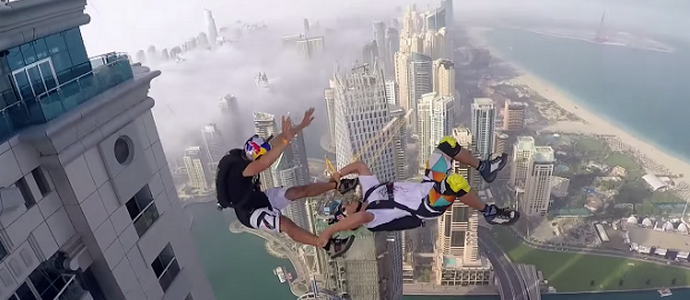 Äärimmäinen hyppy korkeimmasta rakennuksesta