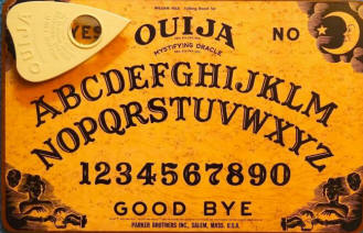 Exorcistit eivät suosittele noituuslevyjen ostamista jouluun mennessä