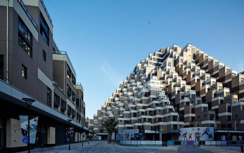 Lähi-kuningaskunnan eksoottiset rakenteet