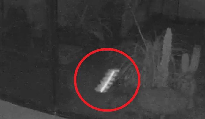 Energiakokonaisuus tunkeutui taloon suljetun oven kautta.