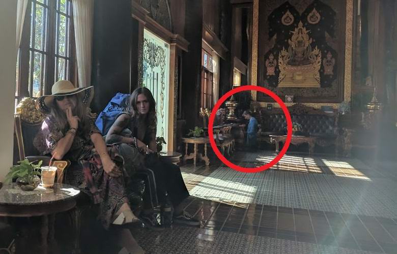 Kuva naisesta, joka on kasvanut lattialle hämmentyneitä käyttäjiä