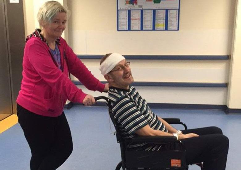 Hymni suosikkijoukkue toi jalkapallofanin koomasta