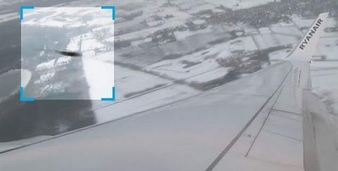 Hollantilainen valokuvasi UFO: n lentokoneesta