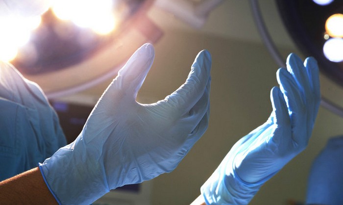 Kirurgiset sakset makasivat vatsassa 18 vuotta