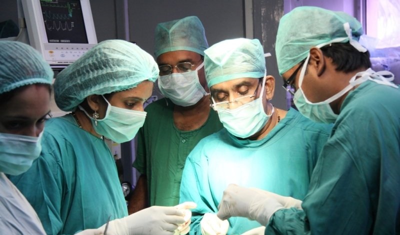 Intialaiset lääkärit poistivat 526 hammasta seitsemänvuotiaalta lapselta