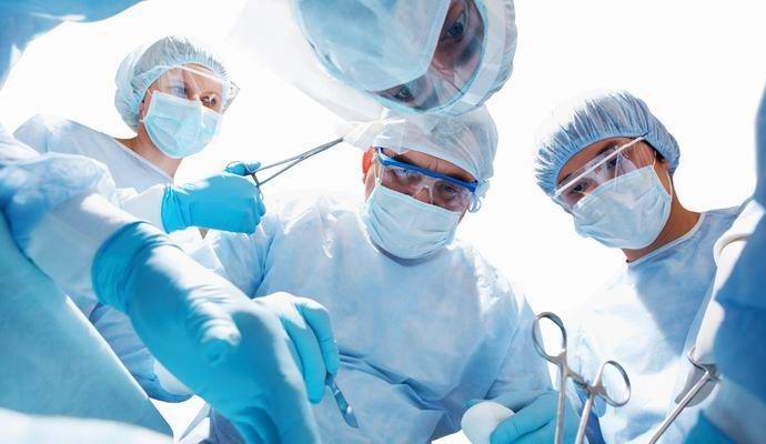 Suuri loinen kaksos poistettiin malesialaisesta koulupoikasta