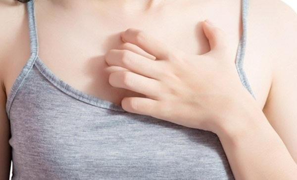 Miksi vasen tai oikea rinta kutinaa 