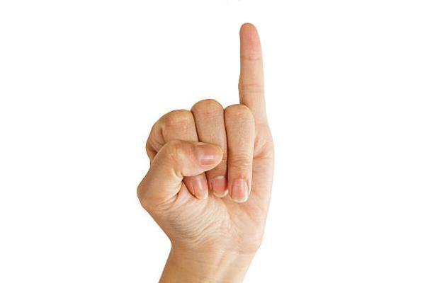 oikean käden pikkusormi kutisee 