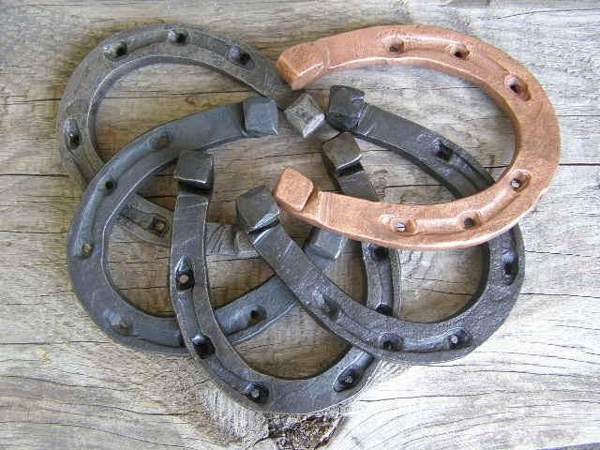 löytää vanha hevosenkenkä 