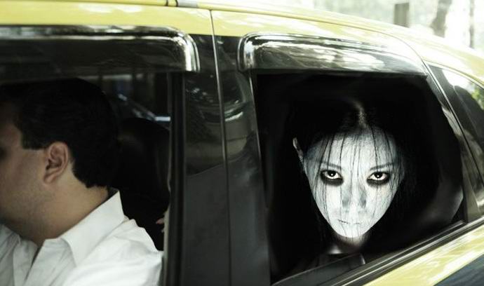 Valvontakamera tallensi taksossa istuvan haamun