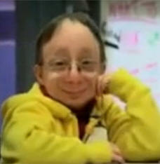 Kääpiö pommin kanssa päätti ommella