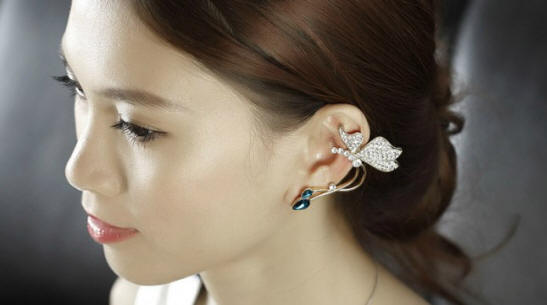 Cochlear-implantit latautuvat älypuhelimista ilman kautta.