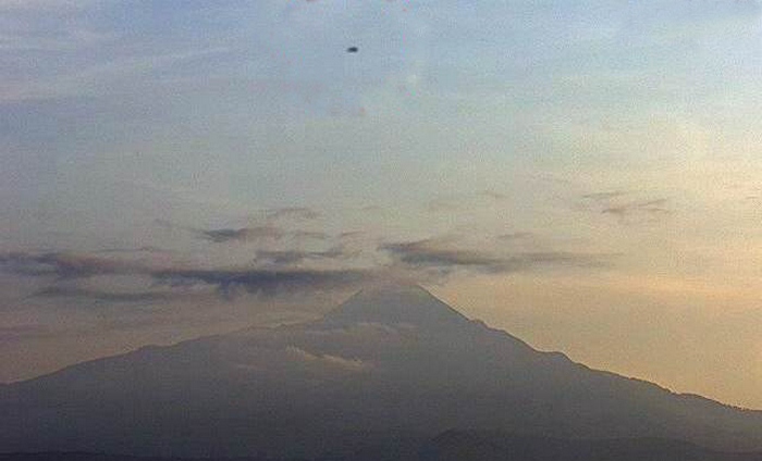 Muukalaiset alukset lähtevät tukikohdastaan