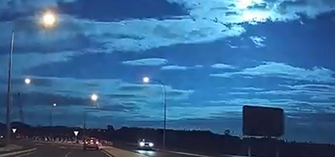 Suuri meteoriitti tuli maan ilmakehään