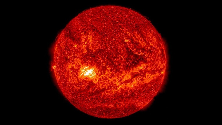 Suuri UFO piilotti auringon (VIDEO)