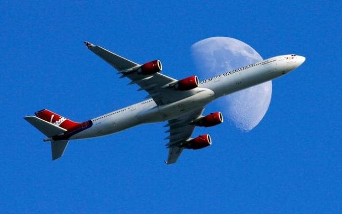 Ilma-alus on tehty höyhenistä kevyemmästä materiaalista