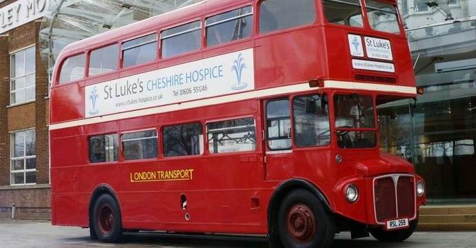 Lontoolaiset ottivat bussin pelastamaan miehen