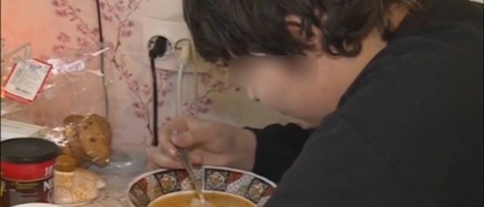 Äiti, jolla on vanhempien oikeudet poissa kohtuuttomasta poikansa hoidosta