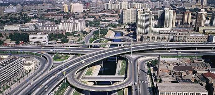 Sadan kolmenkymmenen miljoonan asukkaan megakaupungit