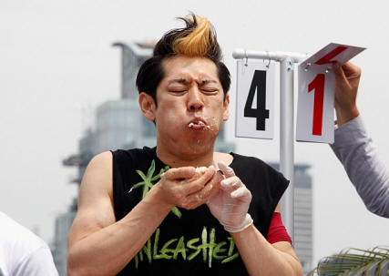 Takeru Kobayashi, urheilullinen mies (kuva: Metro News). 