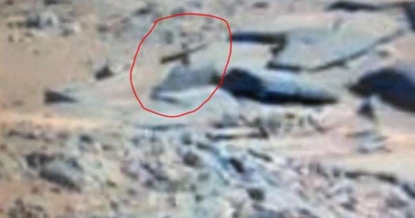 Marsista löytyi hauta ristillä