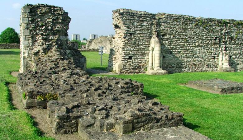 Vanhasta valokuvasta löydettiin aurinkolaseissa sopimaton haamu.