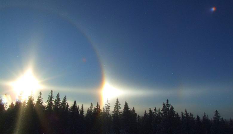 Kaksinkertainen aurinko kuvattiin Tyumenin yli